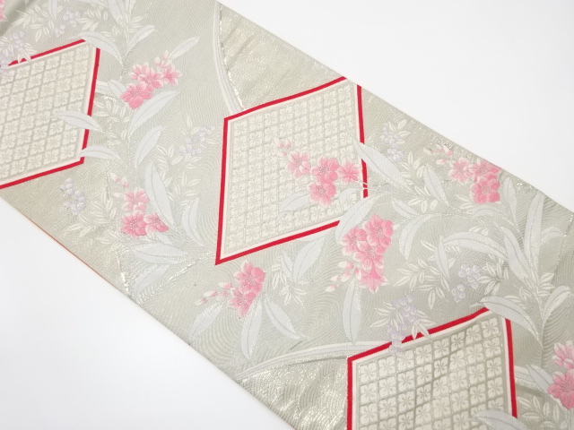 プラチナ箔　麗華菱華文織り出し　袋帯